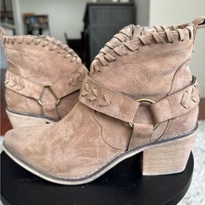 Women's Tan Ankle Cowboy Boots